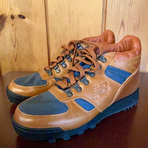New Balance Ankle  Boots so 8.5 New - Picture 1 of 6